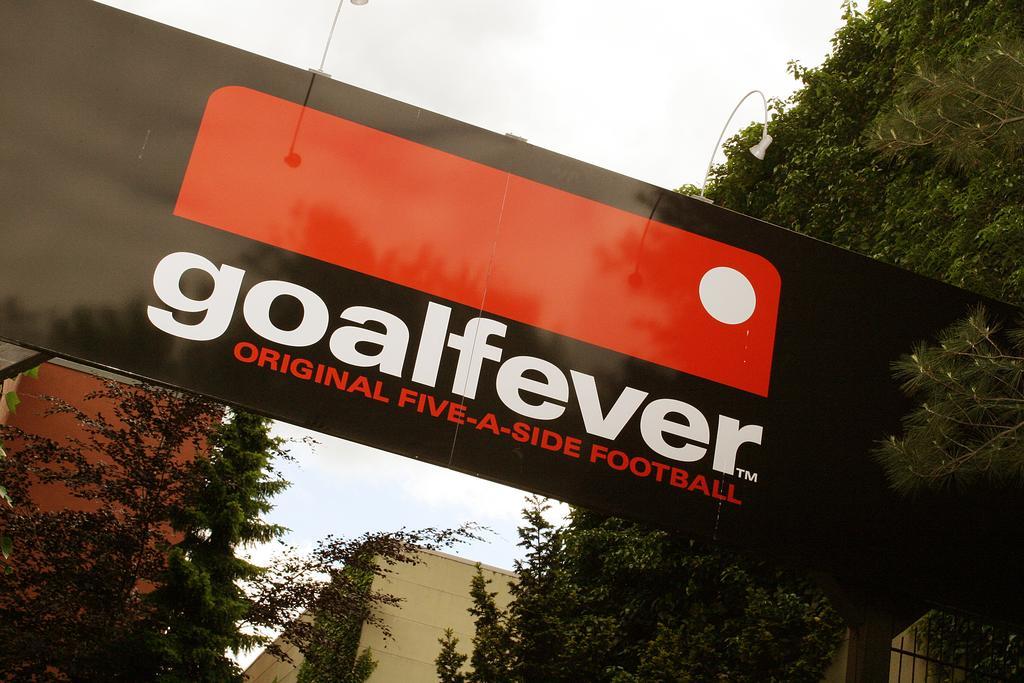 Goalfever Sports & Guesthouse Essen Exterior foto
